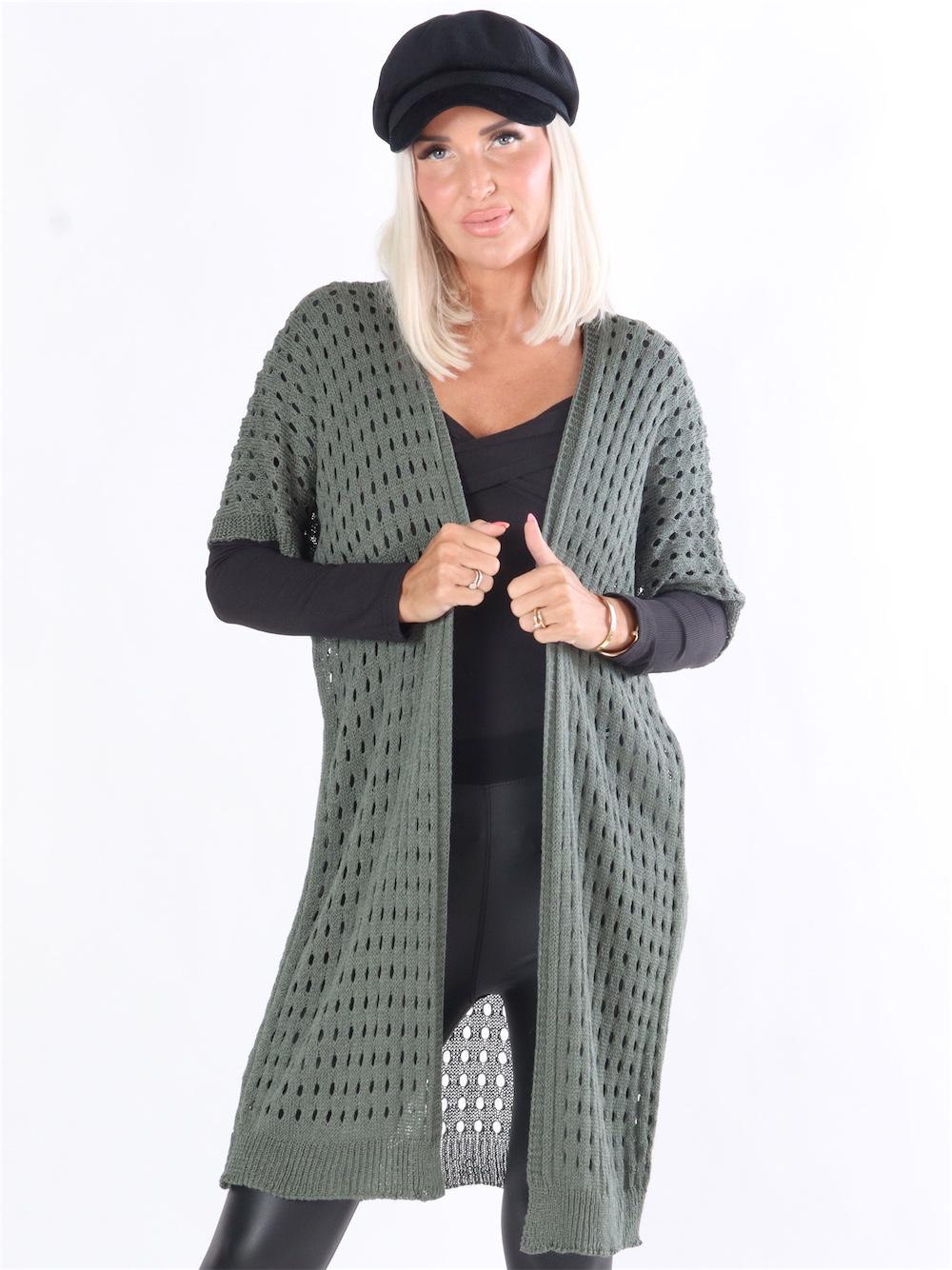 Moni - Armégrön stickad kofta med perforerat mönster och korta ärmar